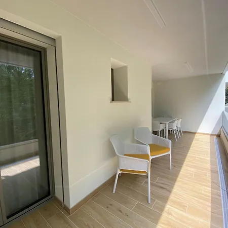 Modern With Terrace * بيبيوني